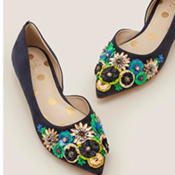 Boden Shoes - Boden Cynthia floral Embellished Flats size 39 / US 7.5-8